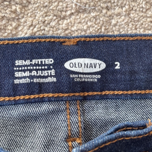 SEMI - FITTED Old Navy Women's Jean Shorts - Picture 4 of 5
